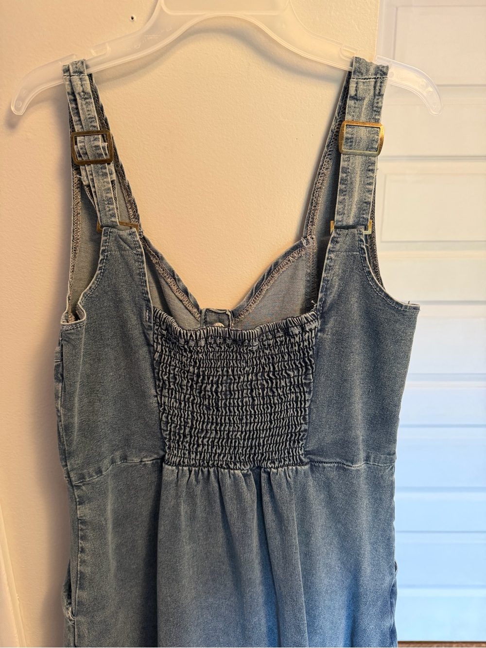Amazon Sleeveless Button-Front Denim Maxi Dress in Faded Blue - Picture 6 of 7